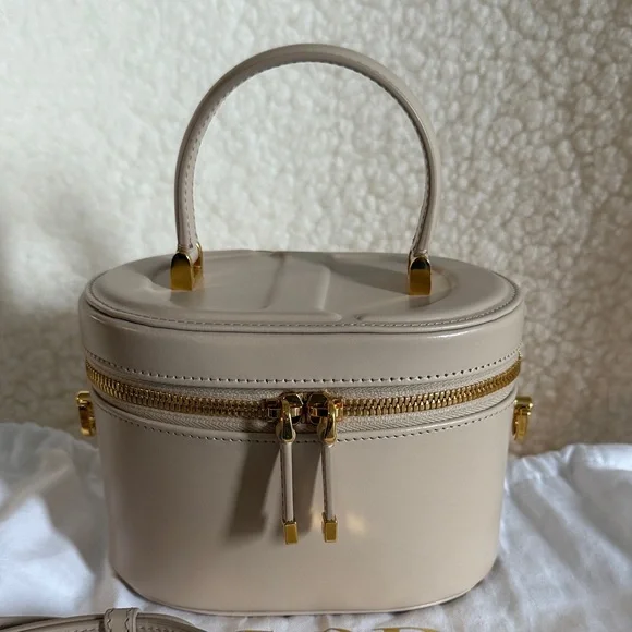 CD Signature Vanity Case - Picture 4 of 11